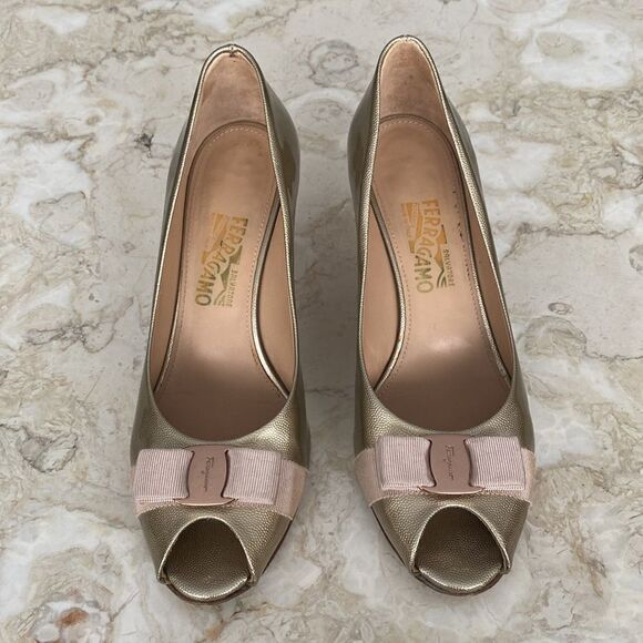 Salvatore Ferragamo Ribes Champagne Patent Leather Open Toe Pumps Heels - Picture 3 of 15